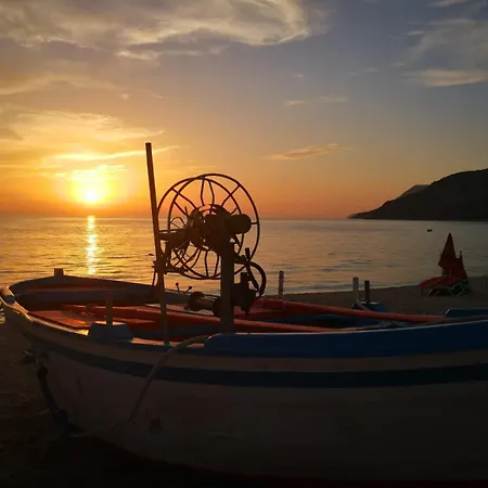 Casa Kalavria A 50mt Dal Mare Appartement *