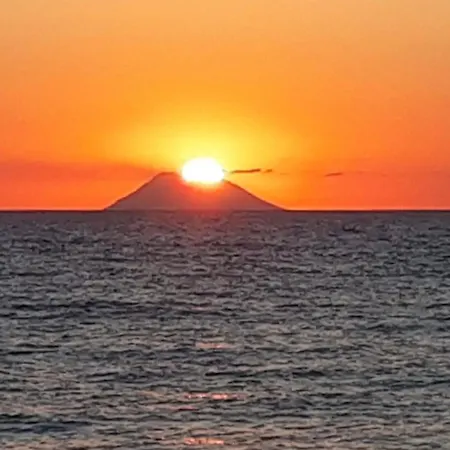 Casa Kalavria A 50mt Dal Mare 아파트