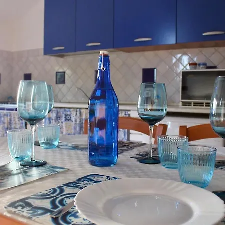 Casa Kalavria A 50mt Dal Mare 아파트